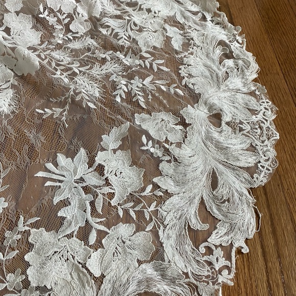 Ines Di Santo Lace, Ivory Wedding Dress - Picture 13 of 13